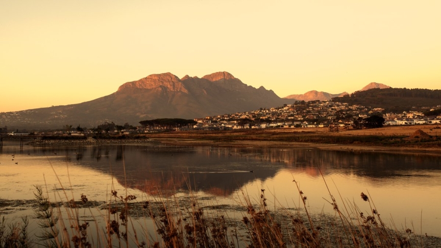 2 Bedroom Property for Sale in Somerset Lakes Western Cape